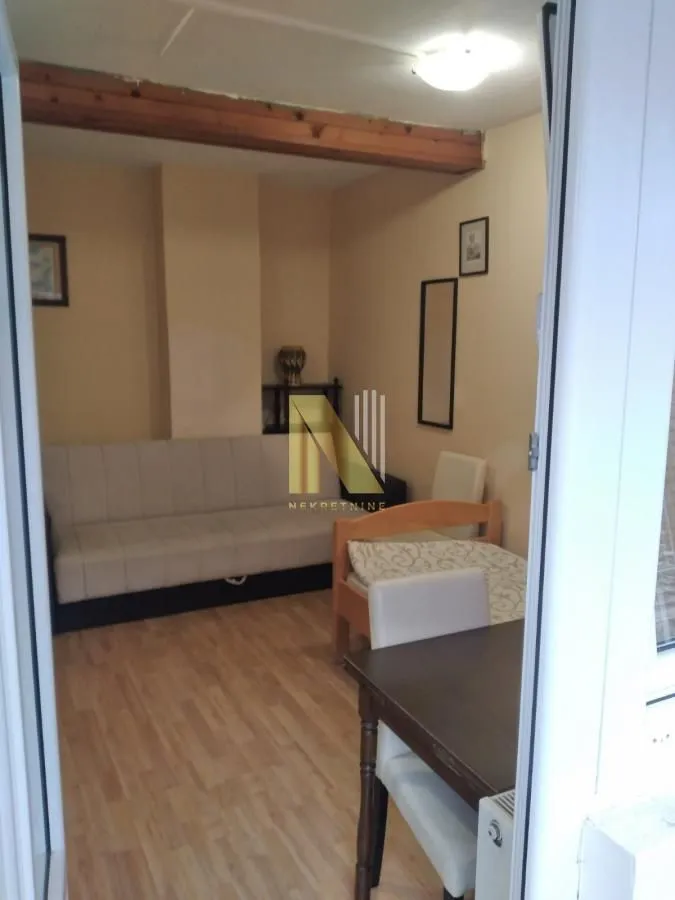 Izdavanje, jednosoban stan, 32m², Centar, Novi Sad