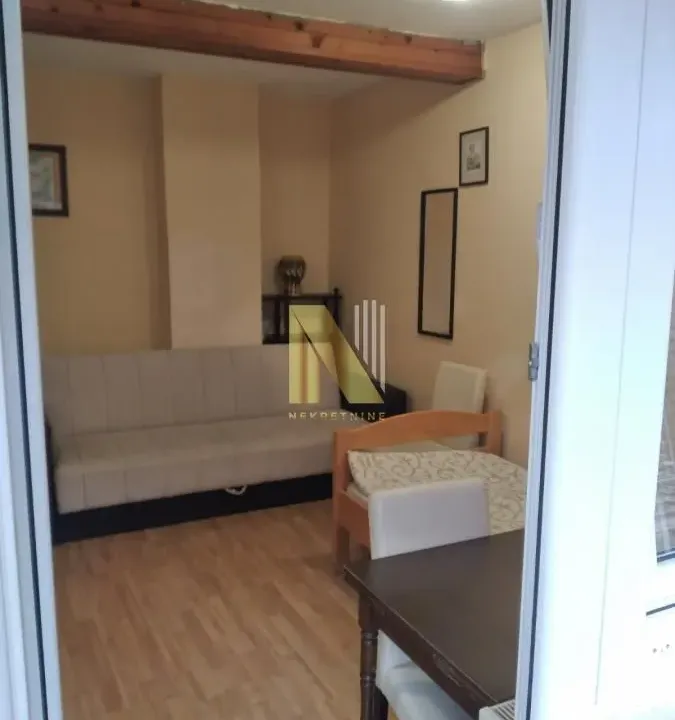 Izdavanje, jednosoban stan, 32m², Centar, Novi Sad