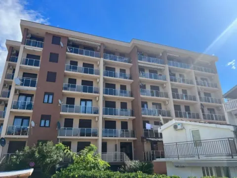 Sale, one bedroom apartment, 42m², Bečići, Budva - image 10