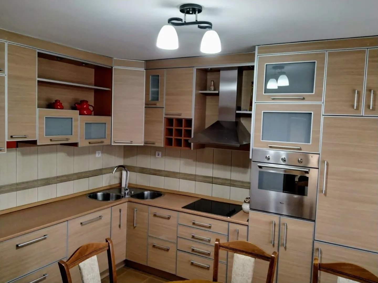 Izdavanje, dvosoban stan, 88m², Tološi, Podgorica