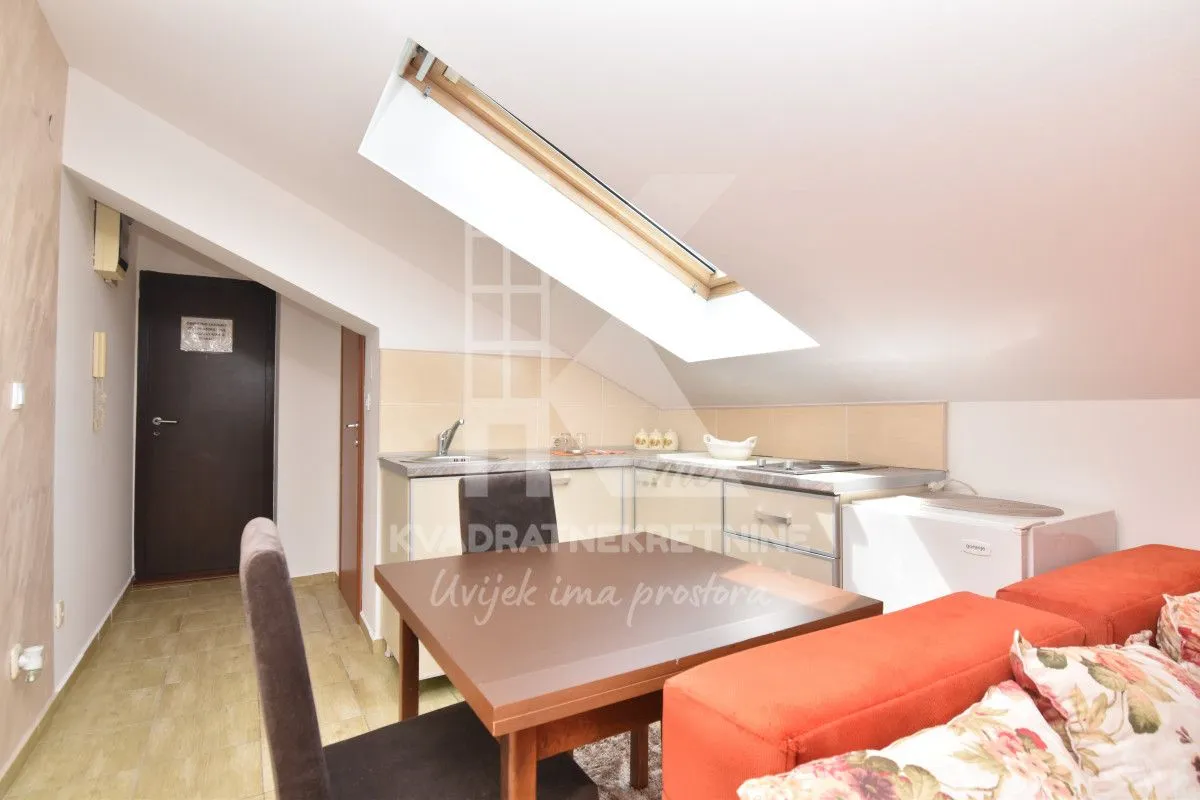 Izdavanje, jednosoban stan, 38m², 1 maj, Podgorica