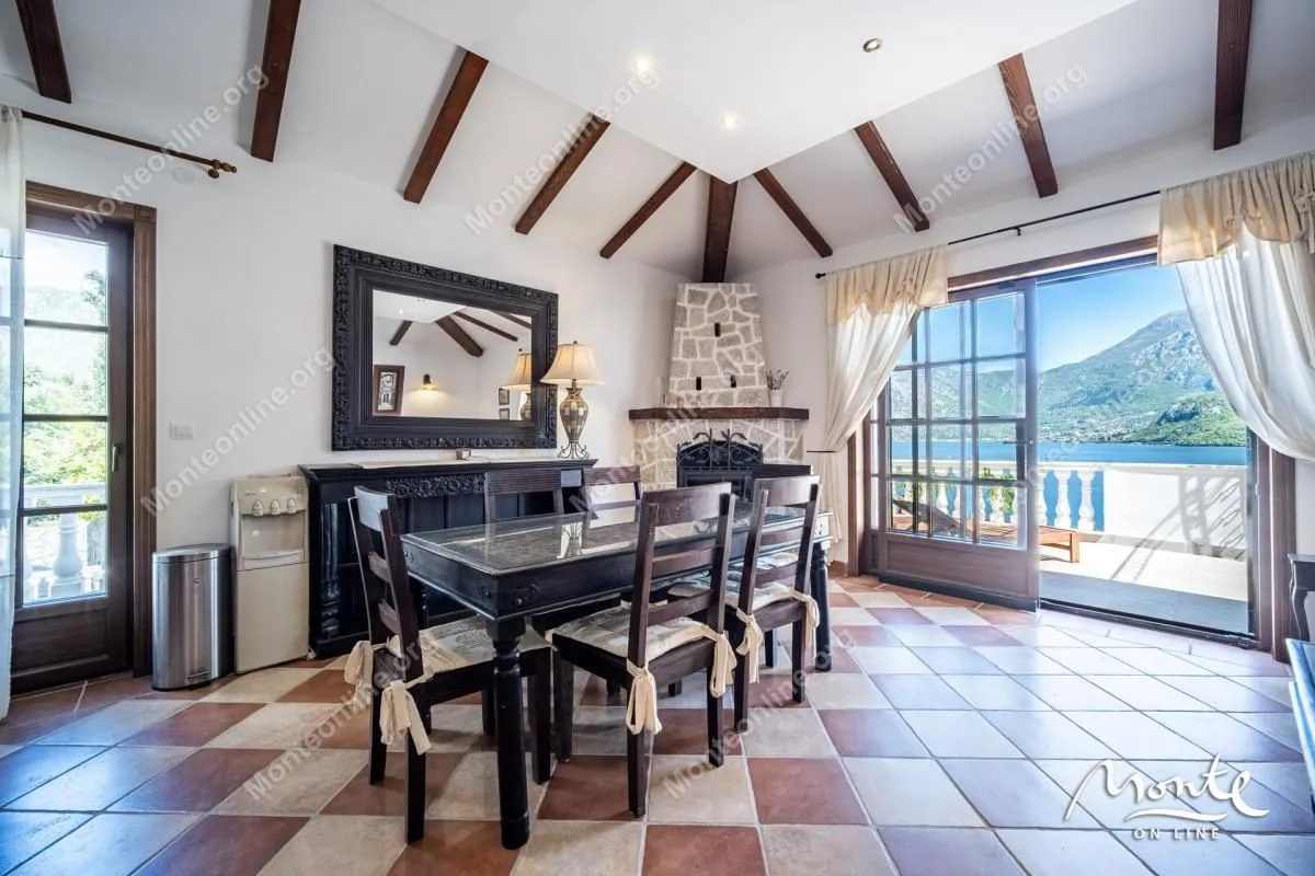 Prodaja, dvosoban stan, 92m², Kostanjica, Kotor