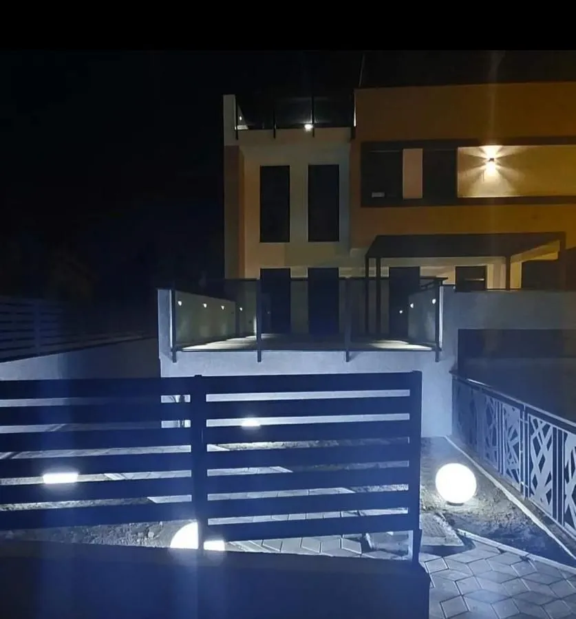 Prodaja, četvorosoban stan, 124m², Sremska Kamenica, Petrovaradin