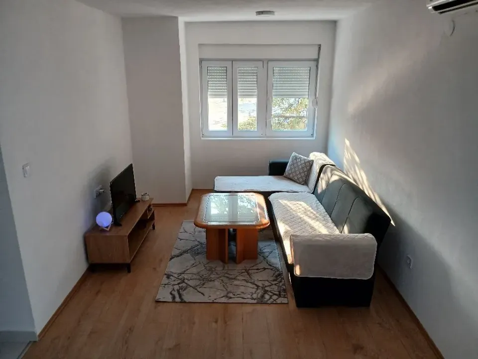 Rent, one bedroom apartment, 40m², Blok 5, Podgorica