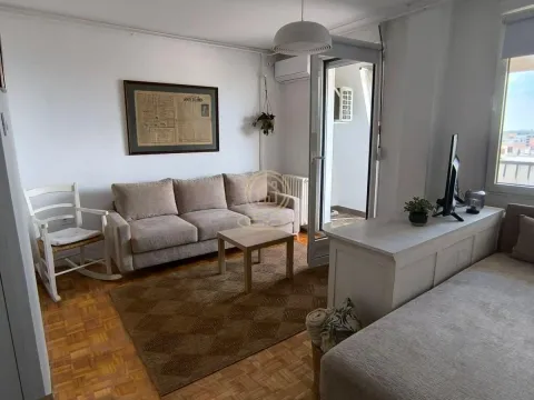 Rent, one bedroom apartment, 34m², Stari Grad, Beograd - image 2