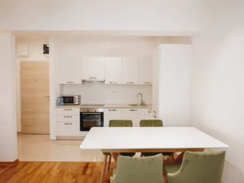 Rent, one bedroom apartment, 46m², Bečići, Budva - image 7