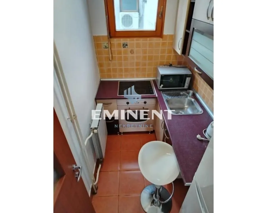 Izdavanje, stan, 40m², Voždovac Sve Podlokacije, Beograd