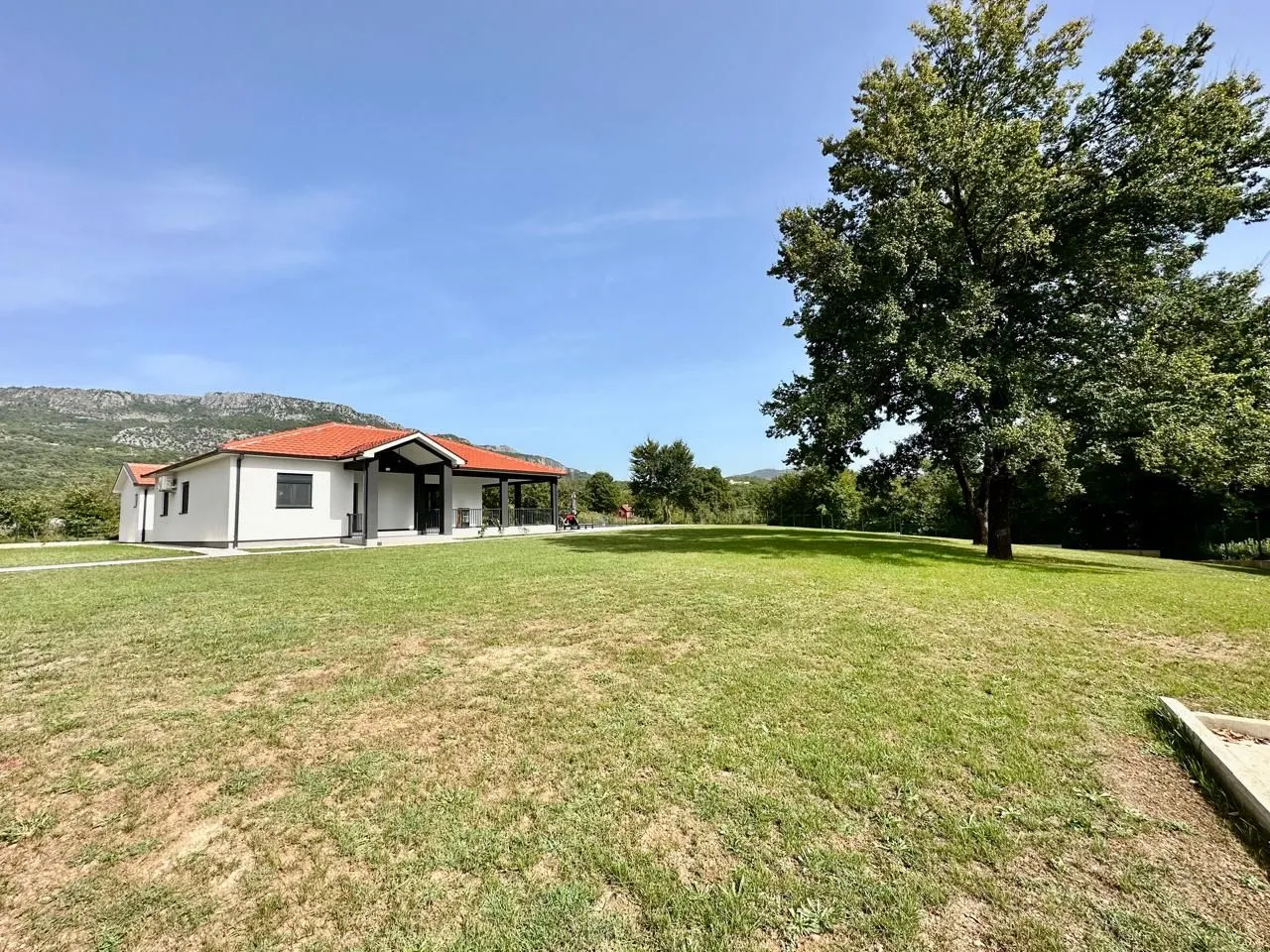 Rent, house, 150m², Pričelje, Podgorica