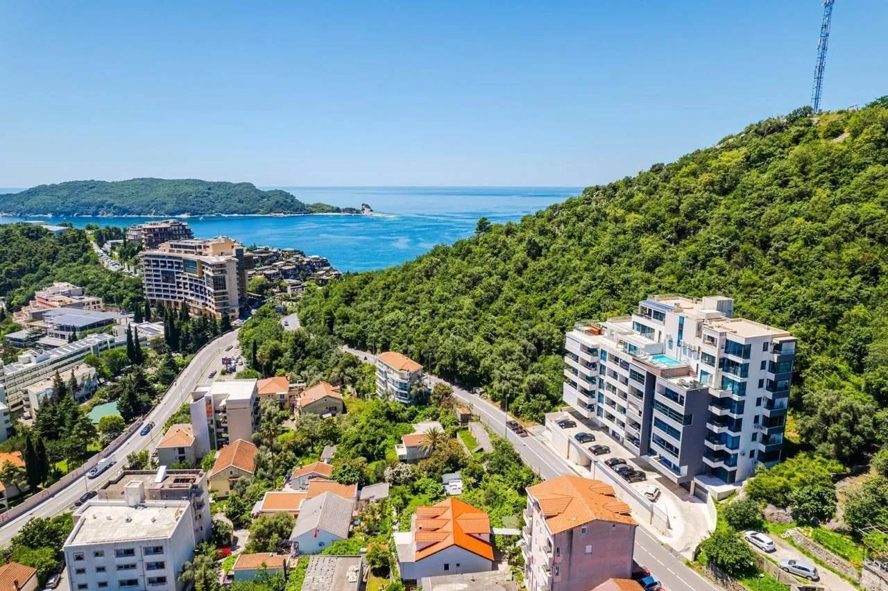 Sale, three bedroom apartment, 186m², Bečići, Budva