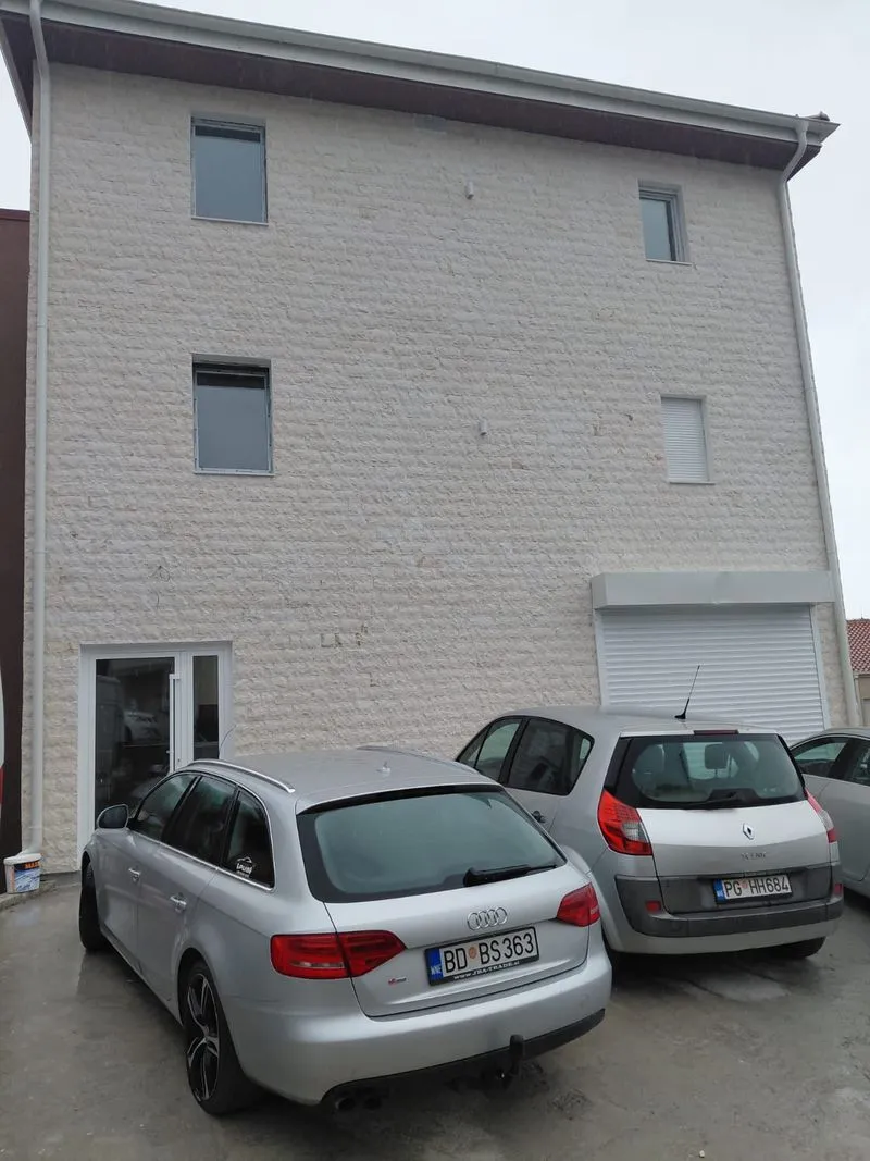 Prodaja, dvosoban stan, 63m², Lazi, Budva