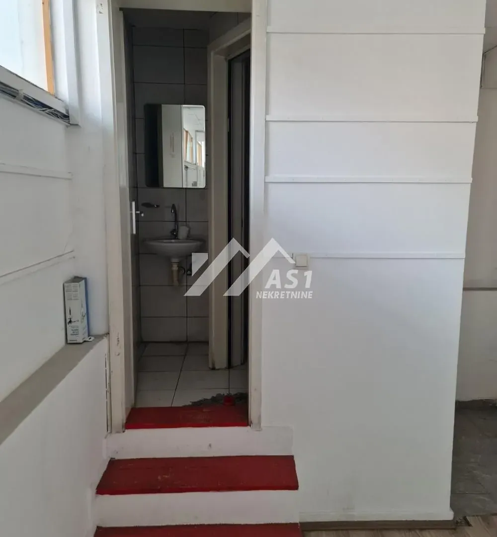 Rent, office space, 86m², Rotkvarija, Novi Sad Sve Podlokacije