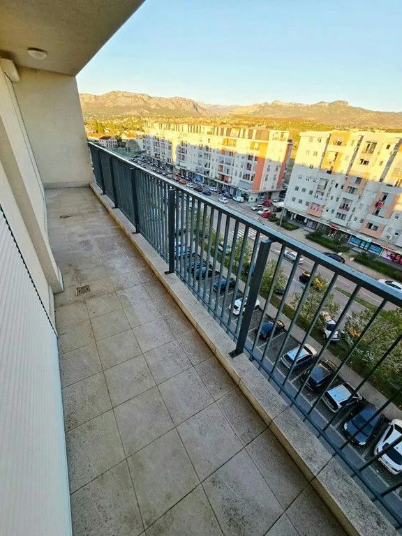Prodaja, dvosoban stan, 72m², Stari Aerodrom, Podgorica