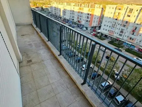 Prodaja, dvosoban stan, 72m², Stari Aerodrom, Podgorica - image 9