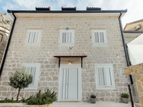 Prodaja, kuća, 380m², Ljuta, Kotor - image 2