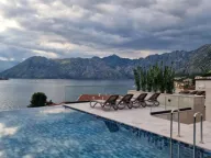 Prodaja, trosoban stan, 183m², Dobrota, Kotor - image 1