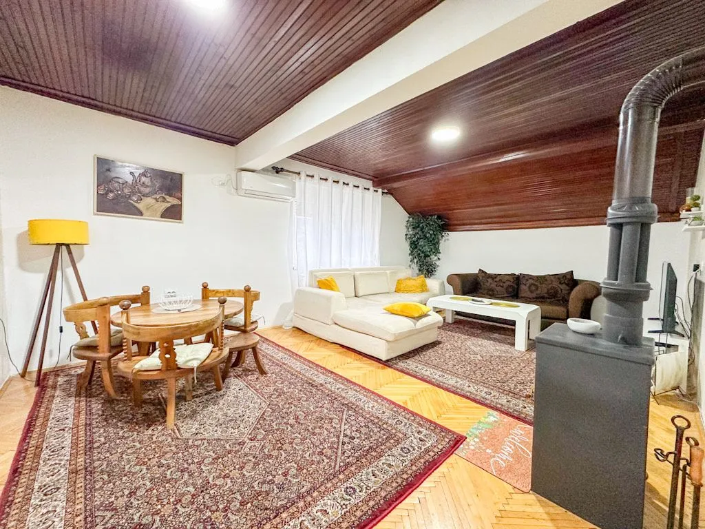 Izdavanje, kuća, 100m², Stari Aerodrom, Podgorica