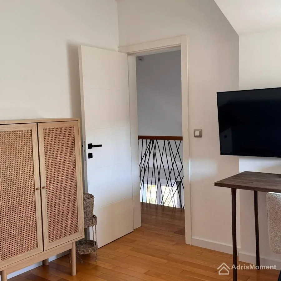 Prodaja, dvosoban stan, 68m², Centar, Tivat