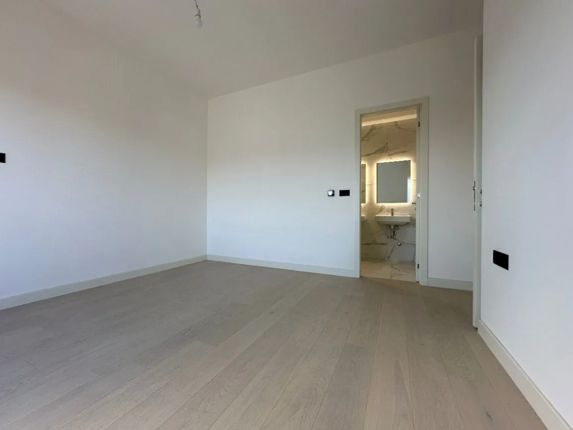 Prodaja, dvosoban stan, 63m², Krivi Most, Podgorica