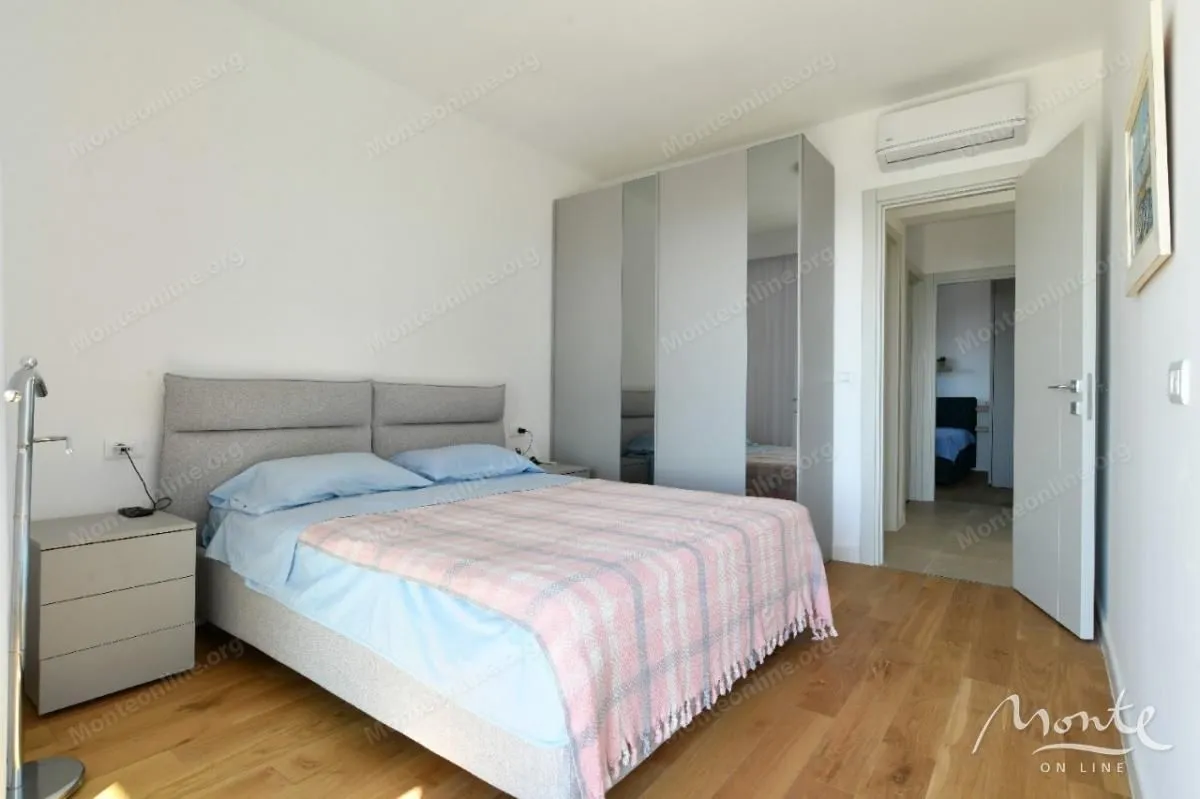 Sale, three bedroom apartment, 84m², Bečići, Budva