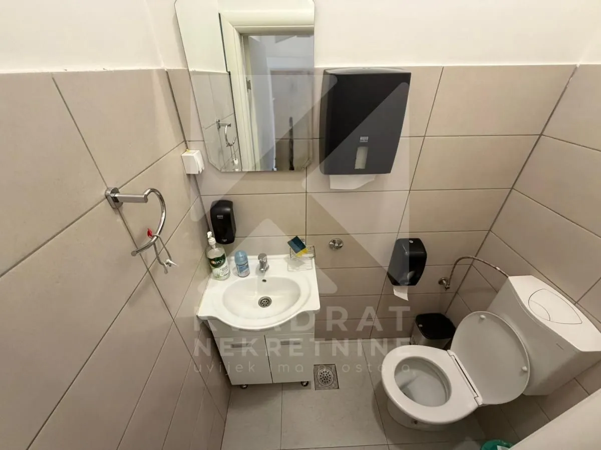 Rent, office space, 103m², City Kvart, Podgorica