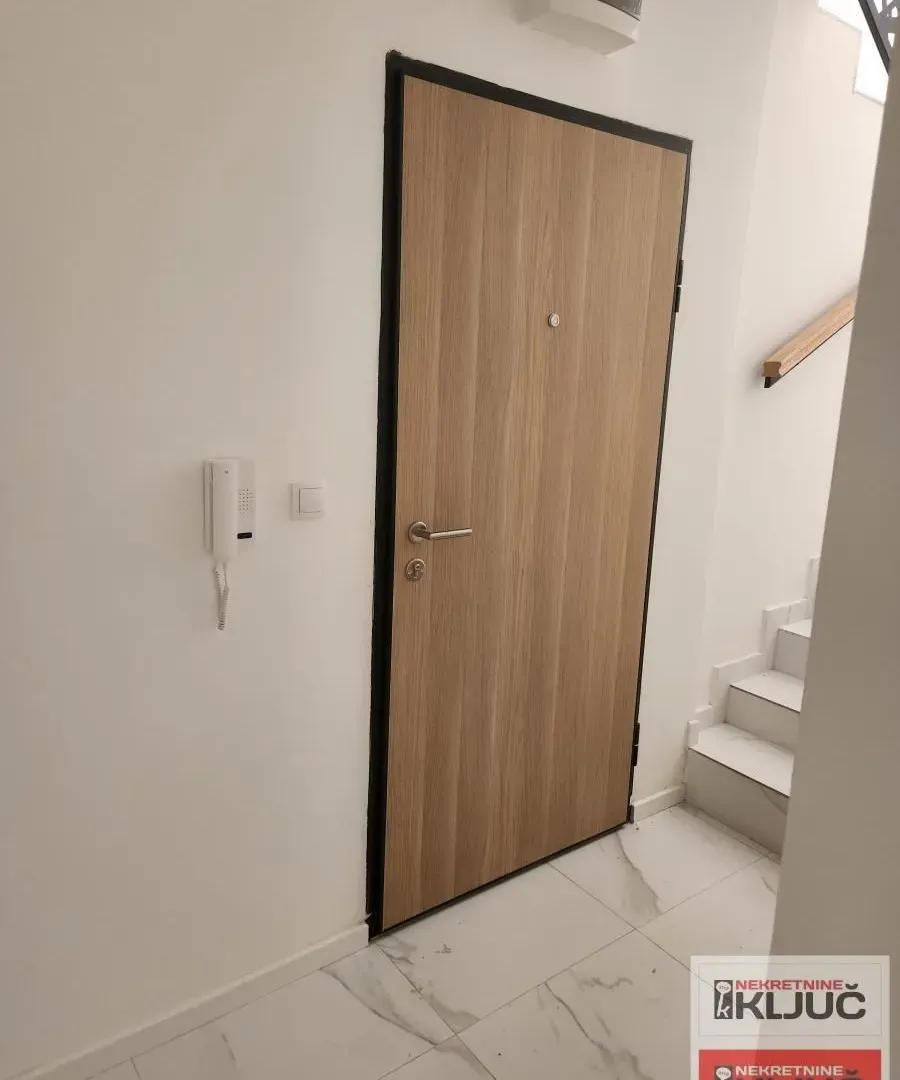 Prodaja, trosoban stan, 79m², Veternik, Novi Sad Sve Podlokacije