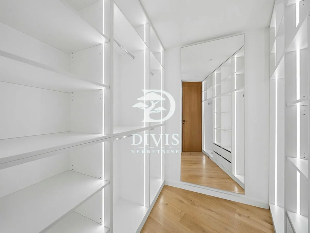 Rent, three bedroom apartment, 120m², Andrićev Venac, Beograd