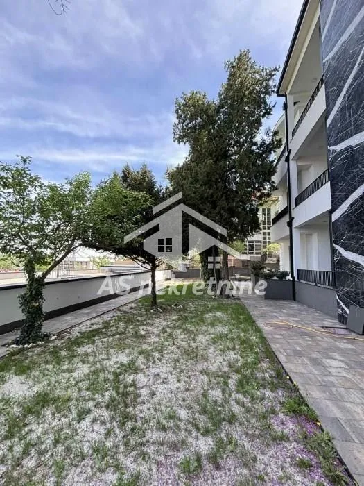 Izdavanje, stan, 200m², Senjak, Beograd