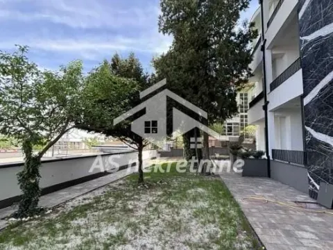 Rent, apartment, 200m², Senjak, Beograd - image 17
