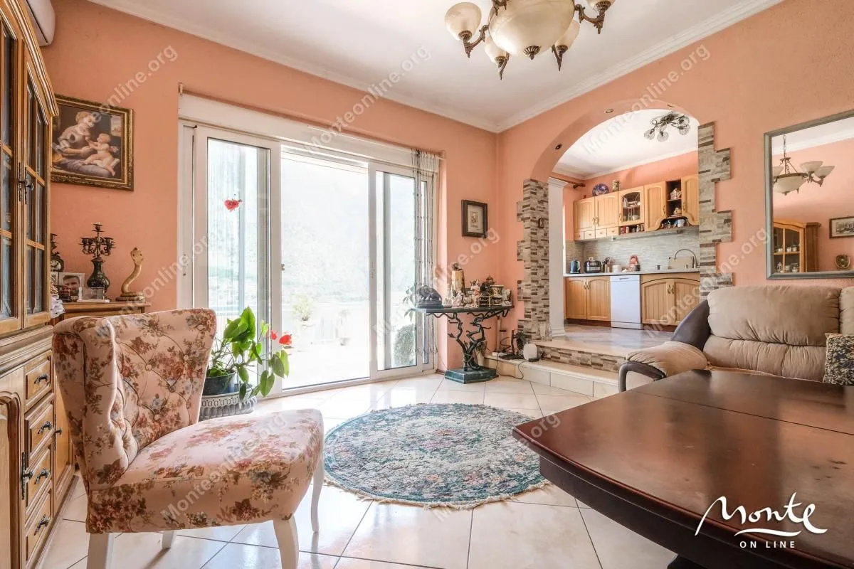 Prodaja, kuća, 172m², Muo, Kotor