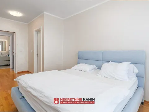 Sale, three bedroom apartment, 104m², Bečići, Budva - image 1