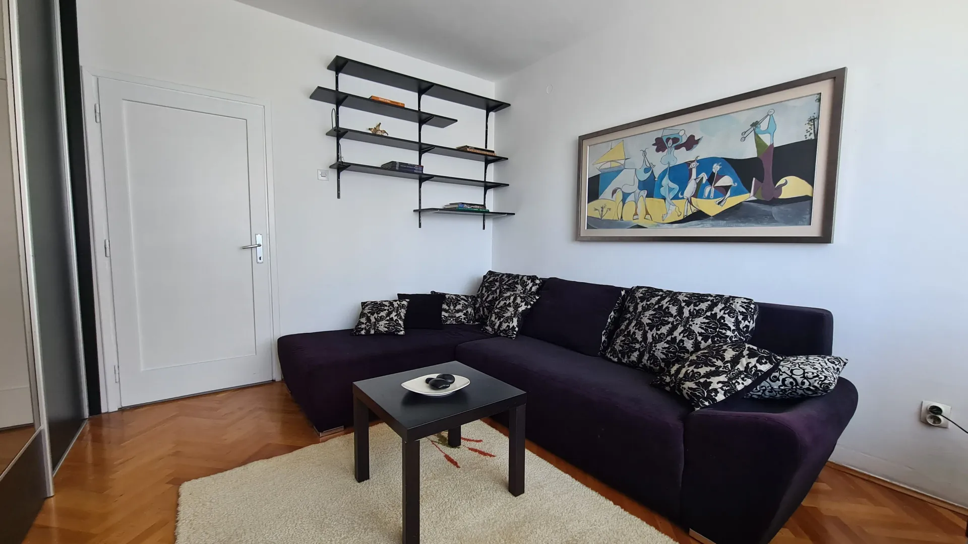 Izdavanje, dvosoban stan, 65m², Stara Varoš, Podgorica