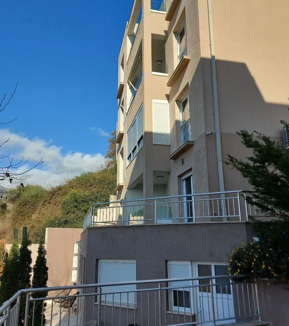 Prodaja, dvosoban stan, 100m², Donja Lastva, Tivat