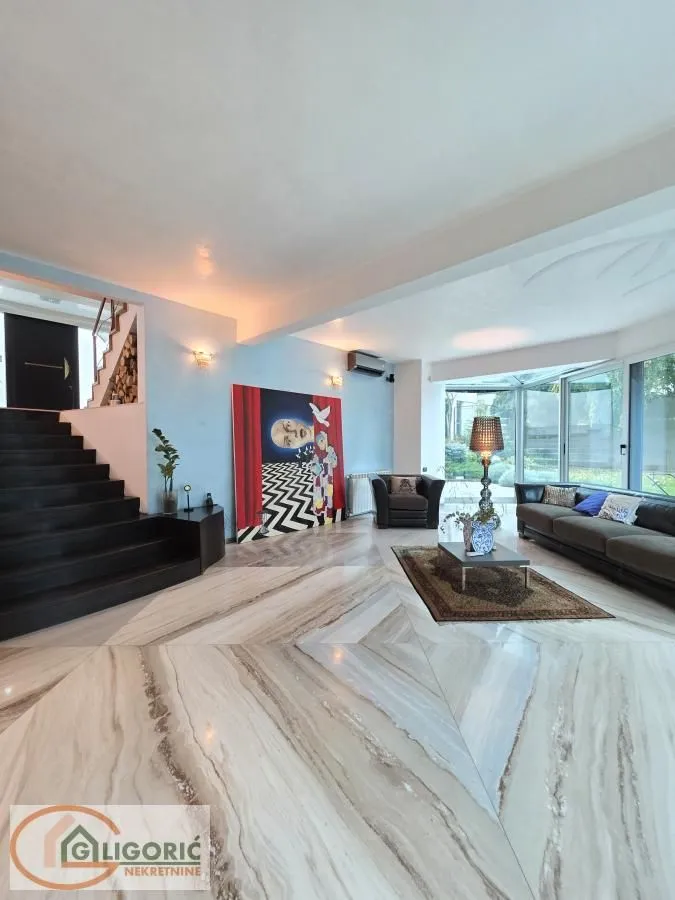 Sale, house, 400m², Denkova Basta, Zvezdara Sve Podlokacije