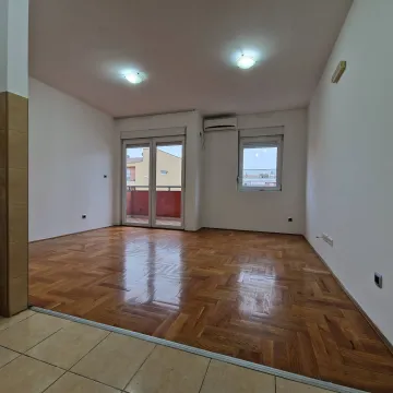 Rent, one bedroom apartment, 43m², Zabjelo, Podgorica - image 2