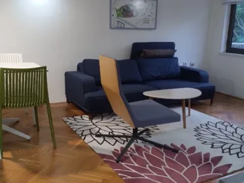 Izdavanje, jednosoban stan, 35m², Momišići, Podgorica