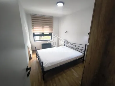 Rent, three bedroom apartment, 60m², Južni Bulevar, Vračar Sve Podlokacije - image 9