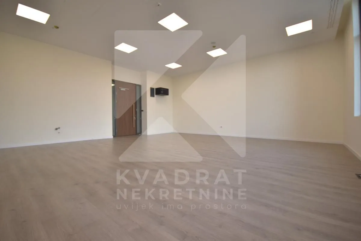 Rent, office space, 2542m², Centar, Podgorica