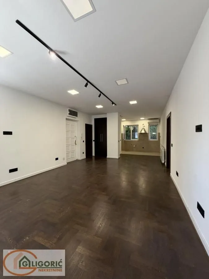 Sale, three bedroom apartment, 103m², Cvetni Trg, Vračar Sve Podlokacije