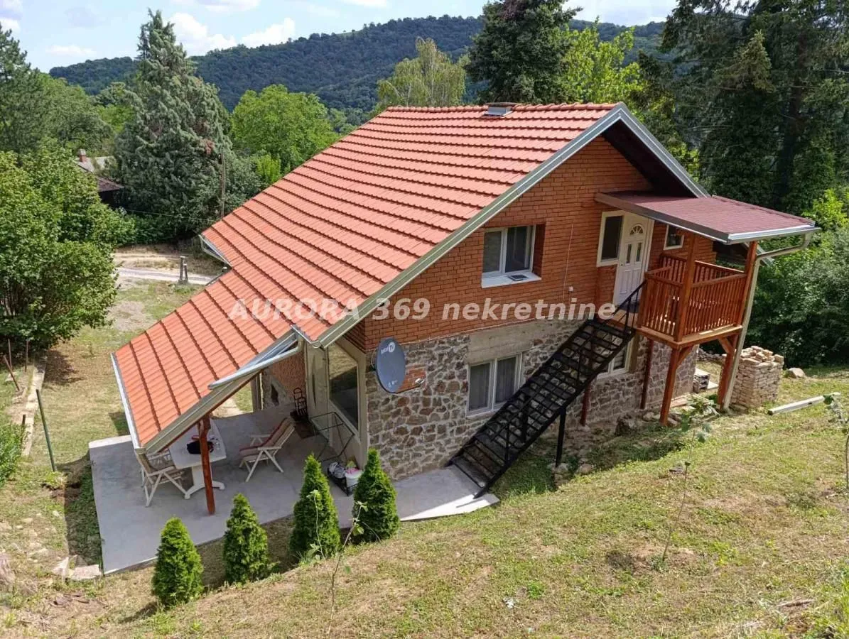 Prodaja, kuća, 231m², Beočin, Srbija