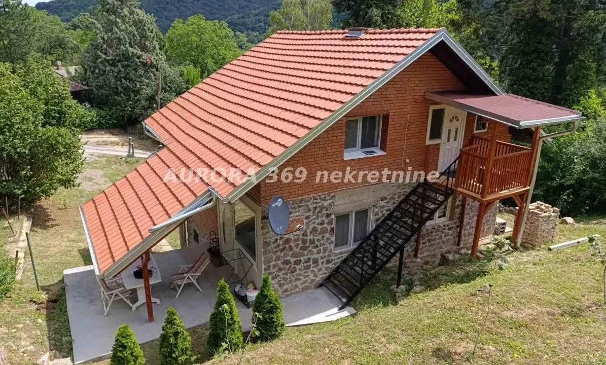 Prodaja, kuća, 231m², Beočin, Srbija