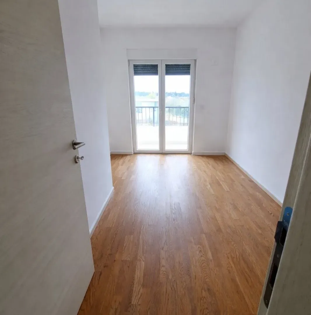 Izdavanje, dvosoban stan, 72m², Zagorič, Podgorica