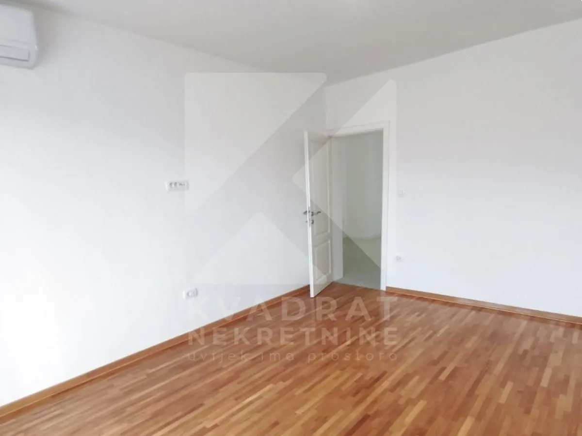 Rent, office space, 50m², Preko Morače, Podgorica