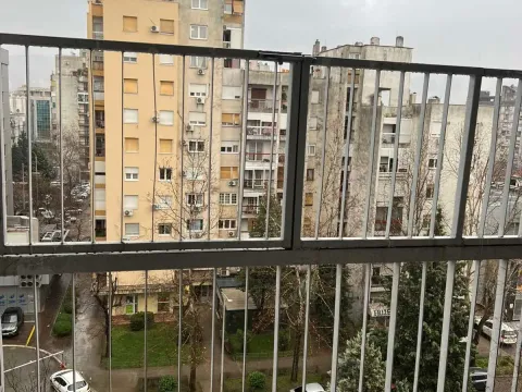 Rent, three bedroom apartment, 100m², Pejton, Podgorica - image 9