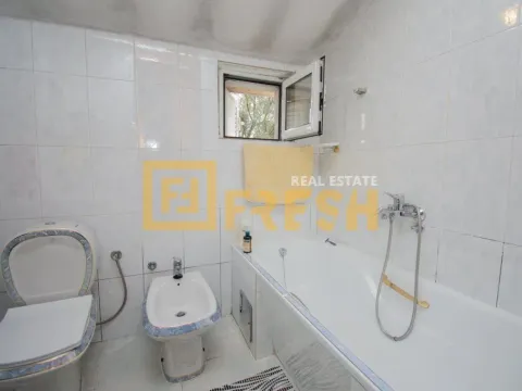 Prodaja, kuća, 150m², Stara Varoš, Podgorica - image 26