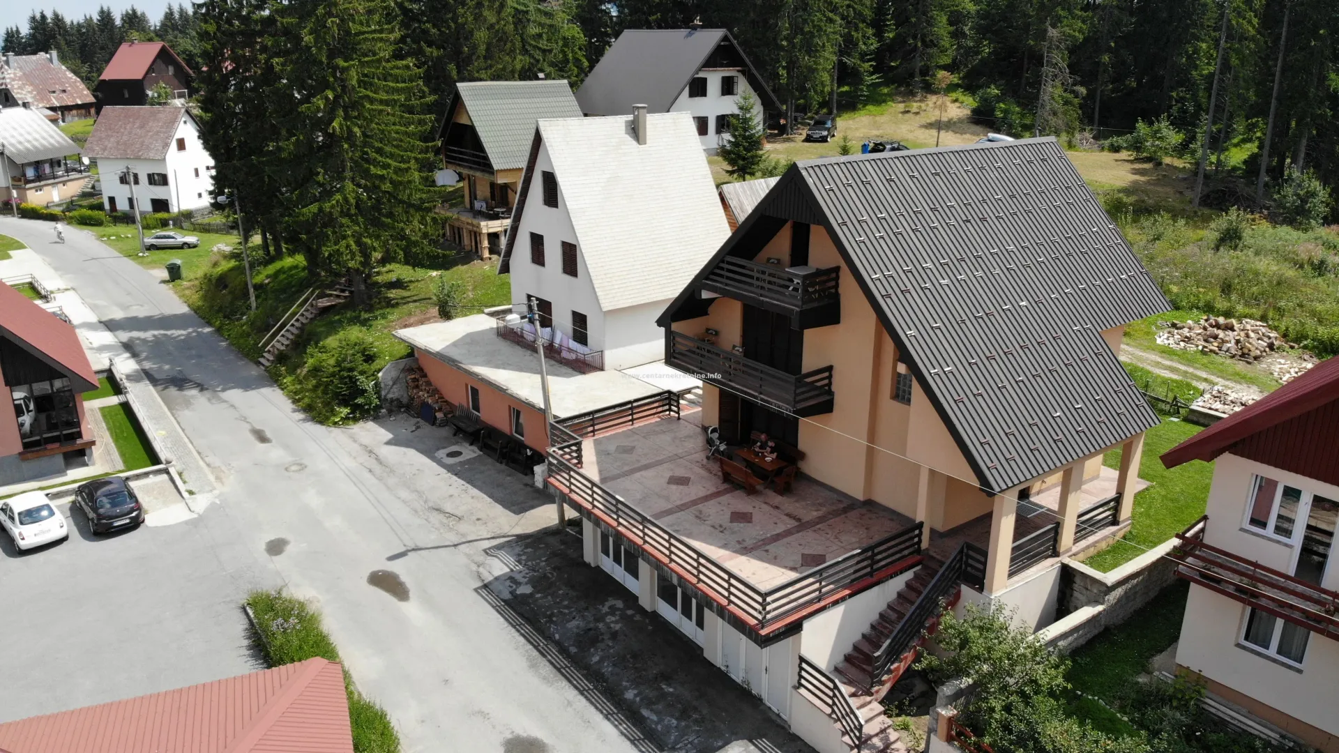 Prodaja, kuća, 242m², Žabljak, Crna Gora