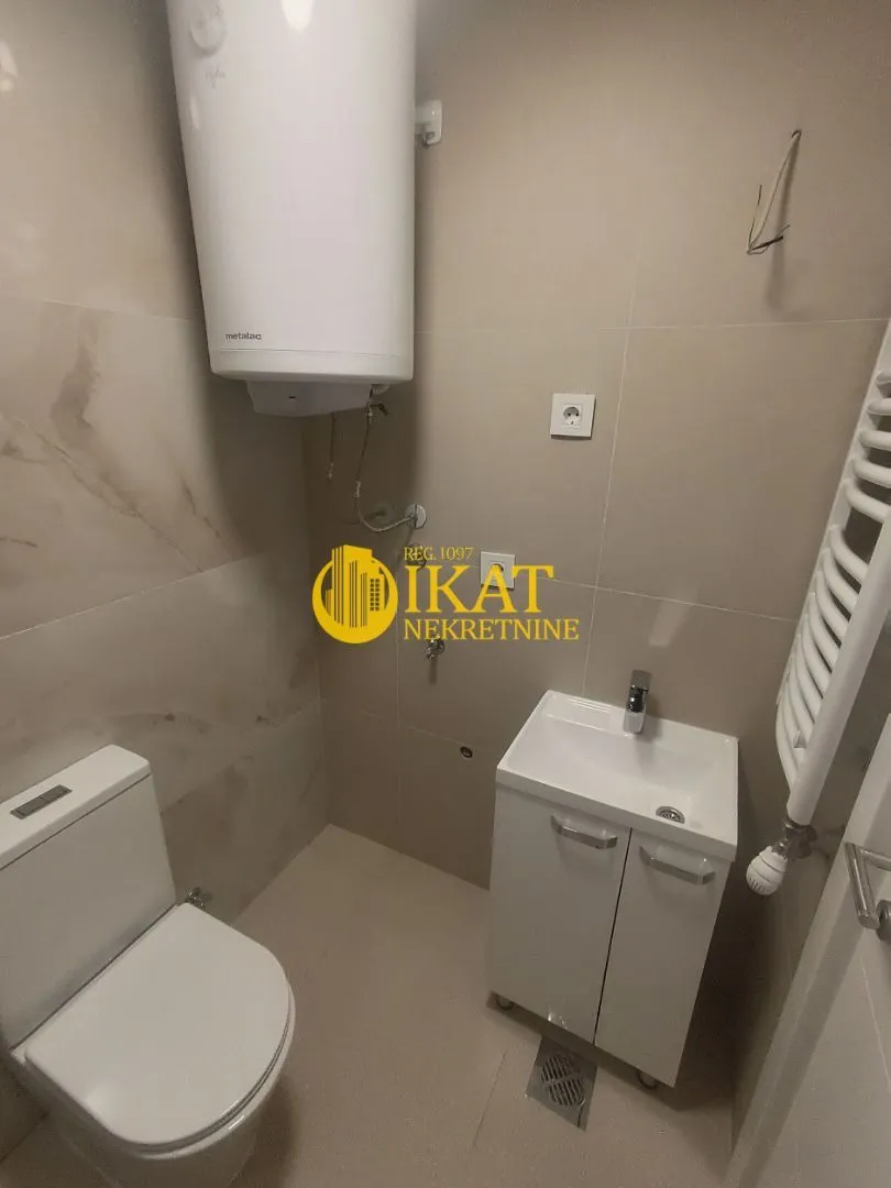 Prodaja, jednosoban stan, 39m², Slavujev Venac, Zvezdara Sve Podlokacije