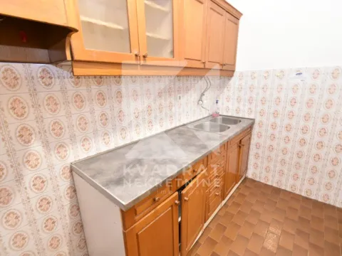 Izdavanje, kuća, 200m², Stari Aerodrom, Podgorica - image 4