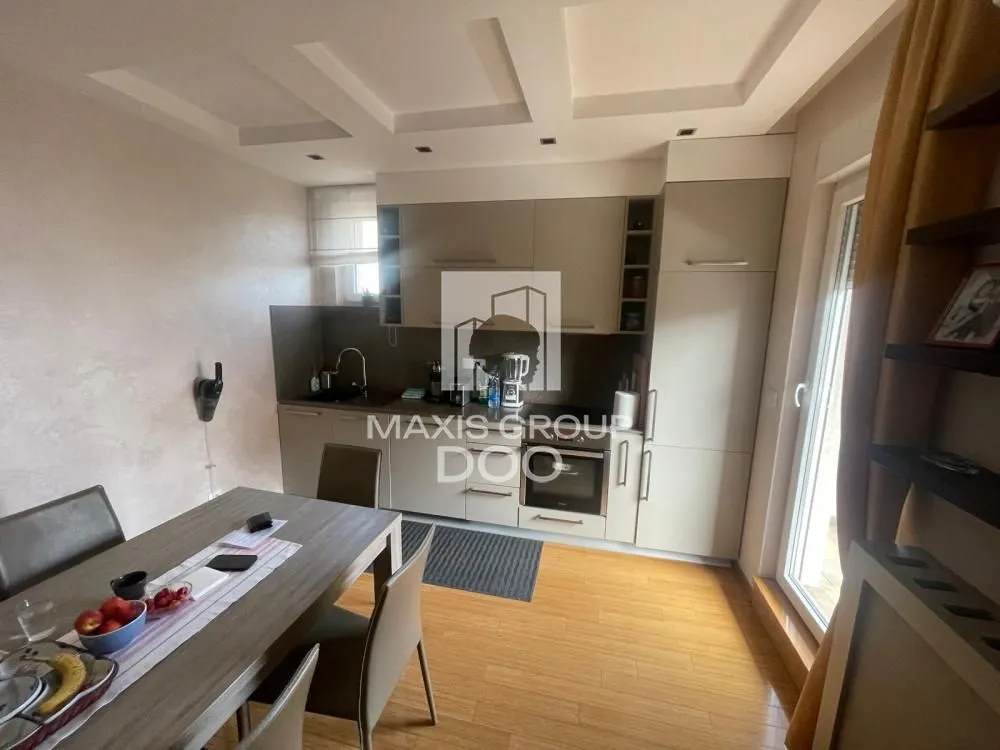 Sale, four bedroom apartment, 98m², Slavujev Venac, Zvezdara Sve Podlokacije