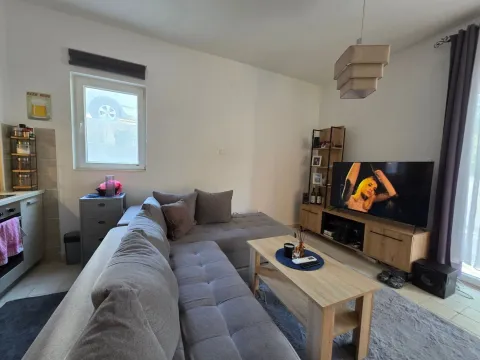 Izdavanje, jednosoban stan, 47m², Bečići, Budva - image 22