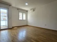 Izdavanje, poslovni prostor, 44m², City Kvart, Podgorica - image 1